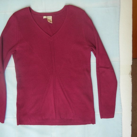 DKNY Jeans Wmn XL V Neck Long Sleeve Sweater Fine Gauge Knitted pattern Cabernet - Picture 7 of 11